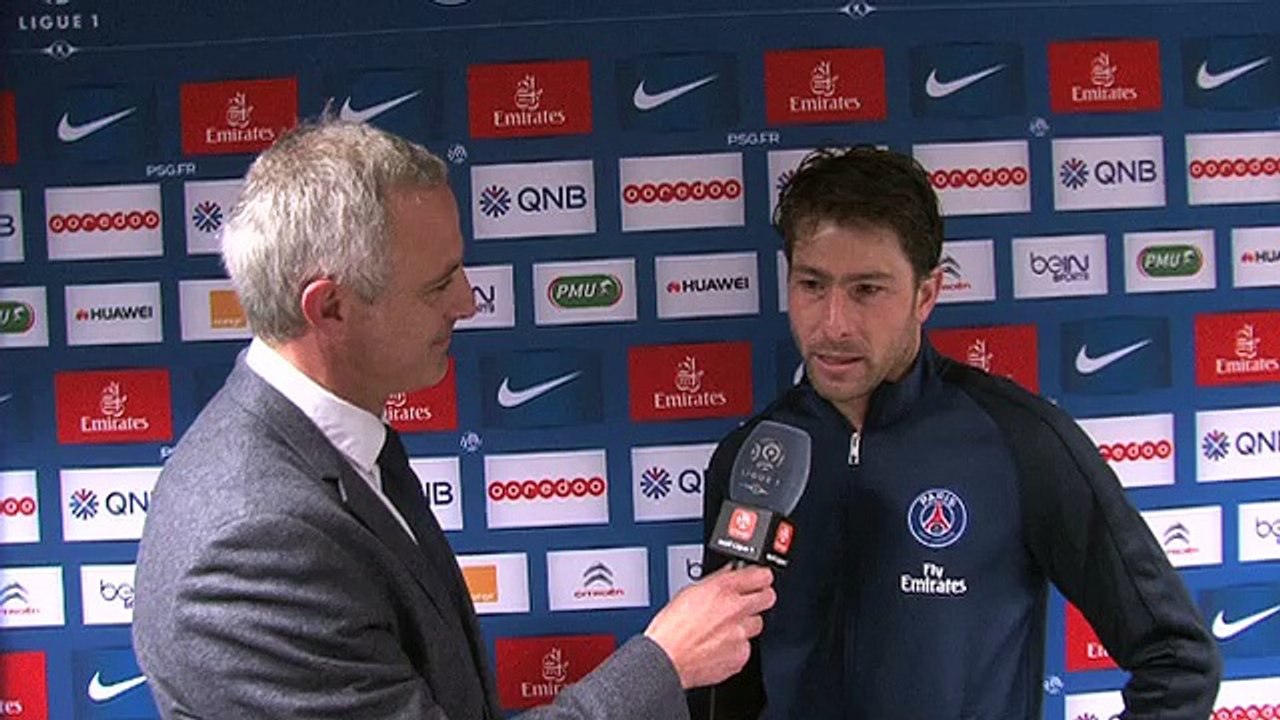 Maxwell au micro d'A. Roche.