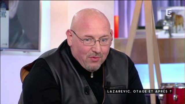 Victime de torture pendant 4 ans, l'otage Serge Lazarevic témoigne