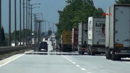 Edirne Kapıkule?de 15 Kilometrelik ?paskalya? Kuyruğu