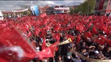 Davutoğlu: "Alparslan'ın Ordusunda Bir Kürt, Selahattin'in Ordusunda Bir Türküz Biz"