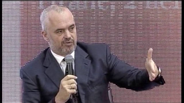 KOMPANITE NE PANAIRIN E PUNES KERKOJNE ZANATÇINJ,U OFRUAN 8 MIJE VENDE TE LIRA PUNE LAJM