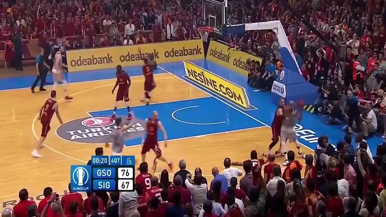 Galatasaray Eurocup'u alıyor (Son saniyeler Murat Kosova maçı anlatmıyor adeta maçı yaşıyor) - from YouTube
