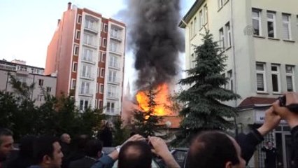 3 Katlı Bir İş Yerinde Patlama Meydana Geldi