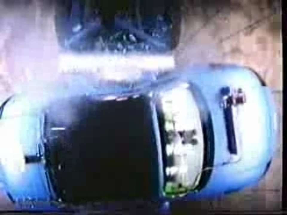 Audi tt roadster crash test multiangle