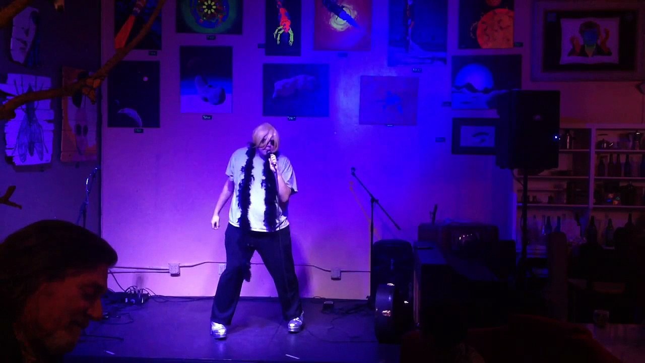 Do What U Want (Lady Gaga Cover) (Live @ Sleeping Moon Cafe)