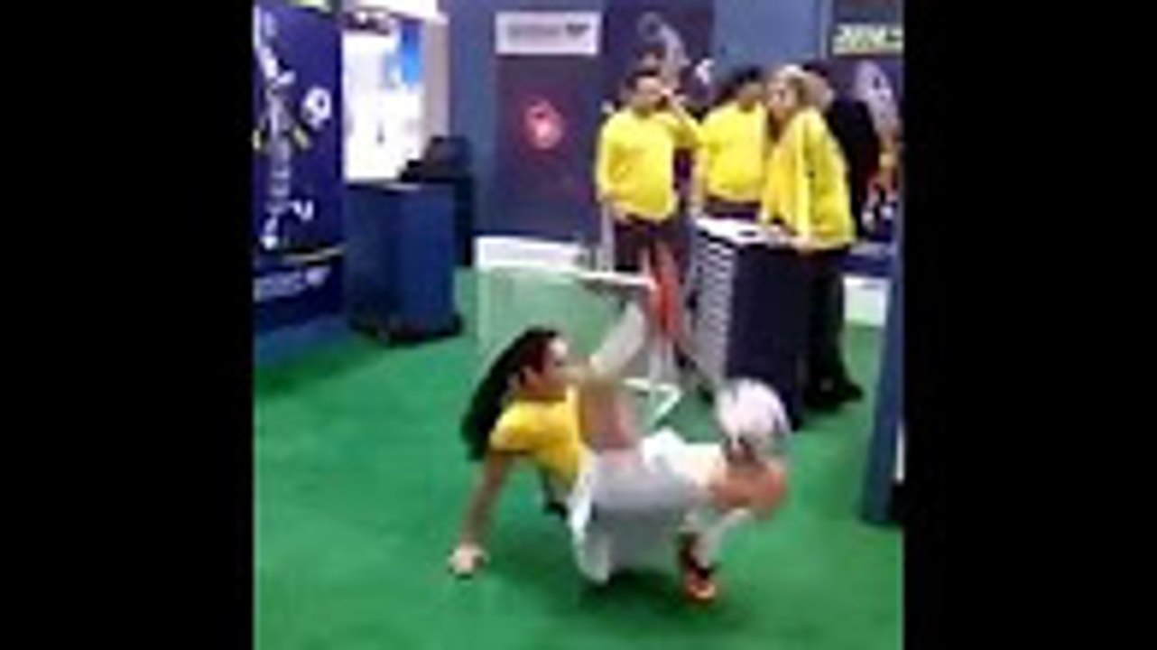 Amazings Talented Girl Playing With Football-Funny Videos-Whatsapp Videos-Prank Videos-Funny Vines-Viral Video-Funny Fails-Funny Compilations-Just For Laughs