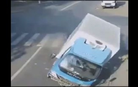 OMG !!! What Happened With Truck On Road-Merical Video-Funny Videos-Whatsapp Videos-Prank Videos-Funny Vines-Viral Video-Funny Fails-Funny Compilations-Just For Laughs