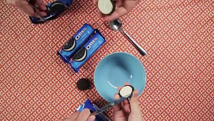 The Only Way To Eat Oreos