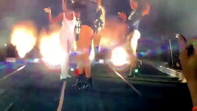 Beyoncé Performing 'Single Ladies' Live in Miami (Formation World Tour 2016) (1