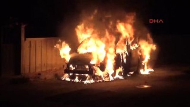 Konya Park Halindeki Hafif Ticari Araç, Alev Alev Yandı