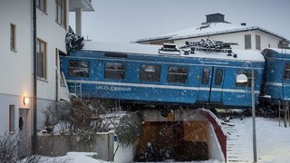 Horrible Live Train ACCIDENTS-CRASHES Compilation 2016