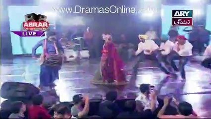 Abrar Ul Haq & Neelum Muneer Performs