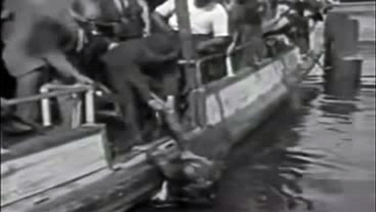 Charlie_chaplin_Best_Comedy_in_Ship_Journey_with_Couples
