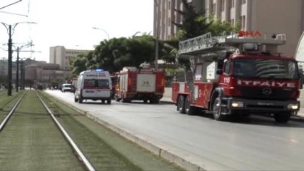 Descargar video: Gaziantep Emniyet Müdürlüğü Yakınlarında Patlama -5