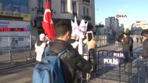 Taksim Cumhuriye Anıtına Heyetler Çelenk Bırakıyor