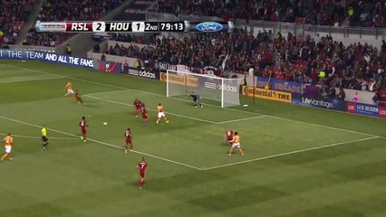 Kaleci suratıyla kurtardı!