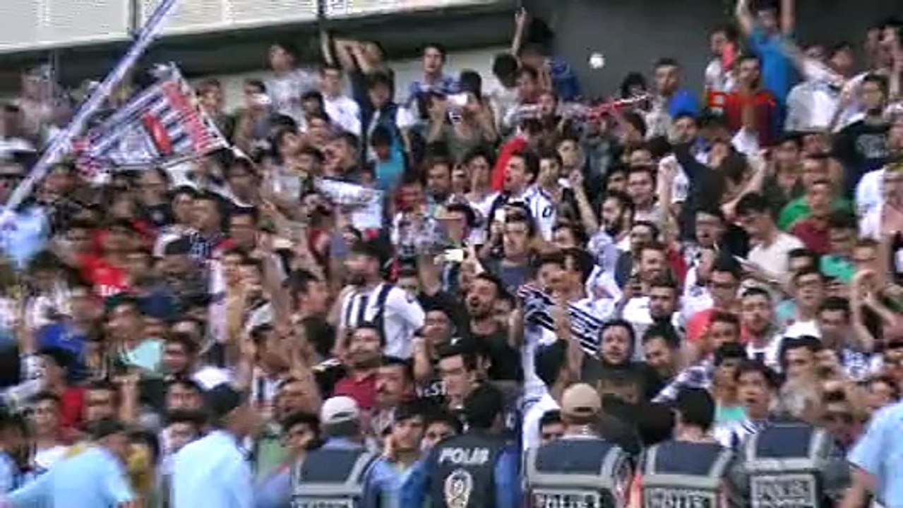 Manisa'da coşku sokağa taştı