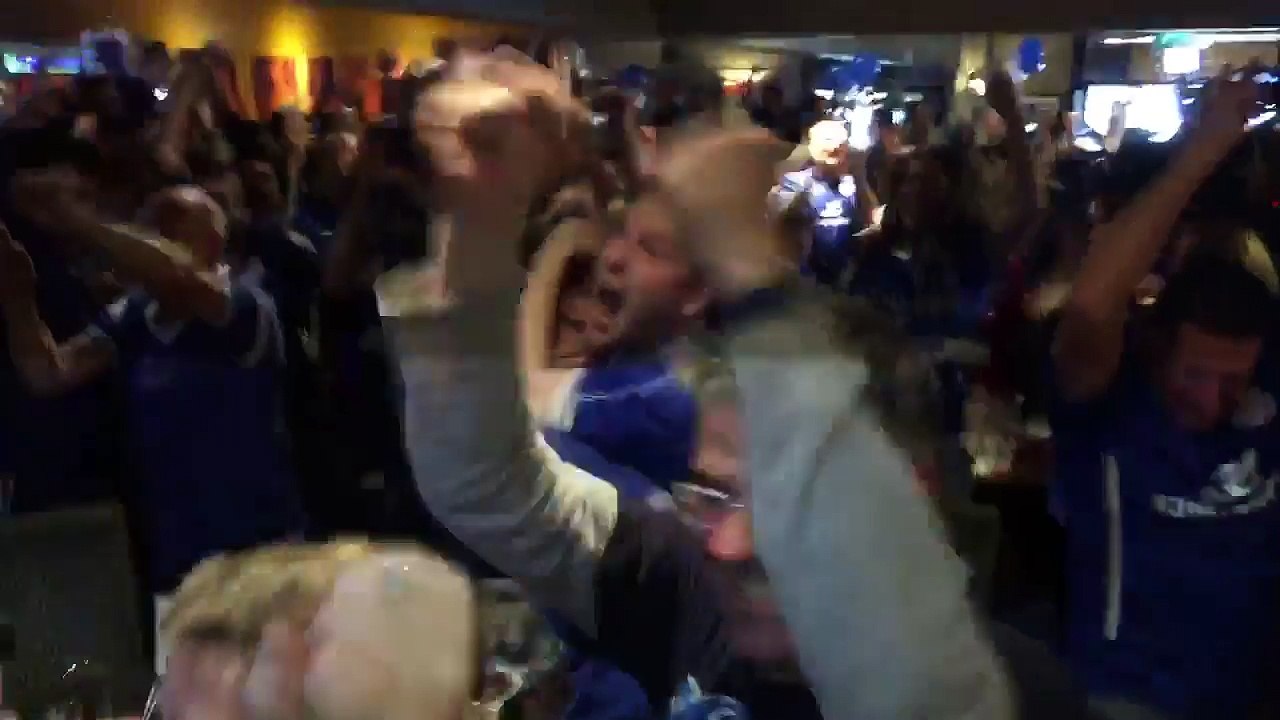 L'explosion de joie des supporters de Leicester...