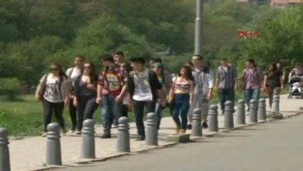 Kosova'da 1 Mayıs Kutlamaları 'Bayram' Havasında...