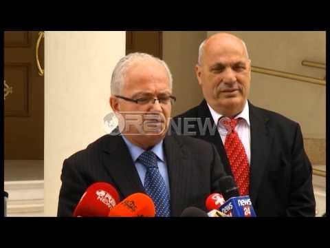 Festa e Pashkës, përfaqësues të politikës urojnë pranë Kishës Ortodokse- Ora News