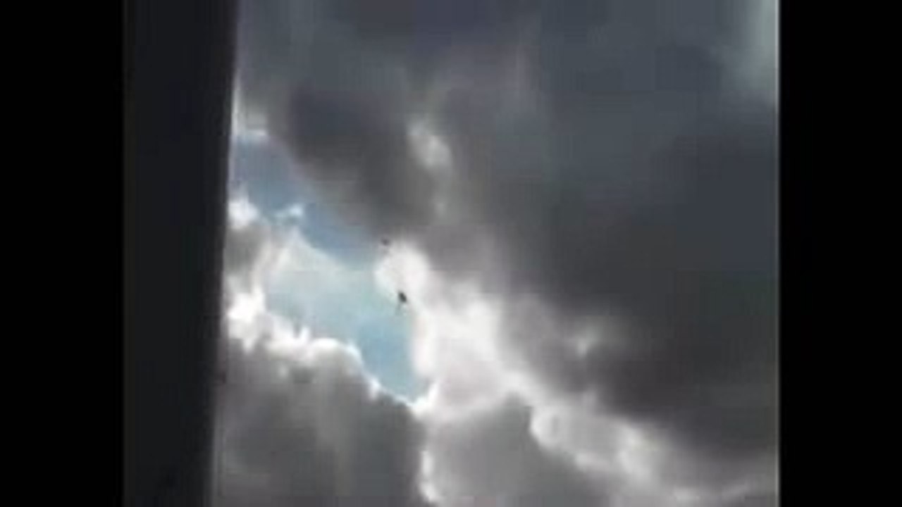 Paranormal ángeles en el cielo.  Material oculto de la Deep Web