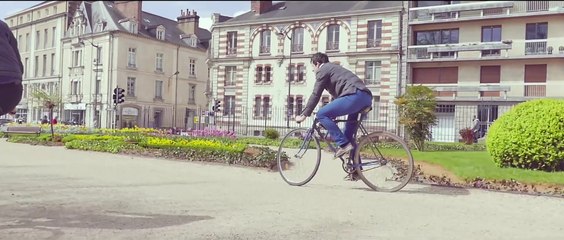 « Trocadero-fixie » un nouveau type de vélo désarticulé