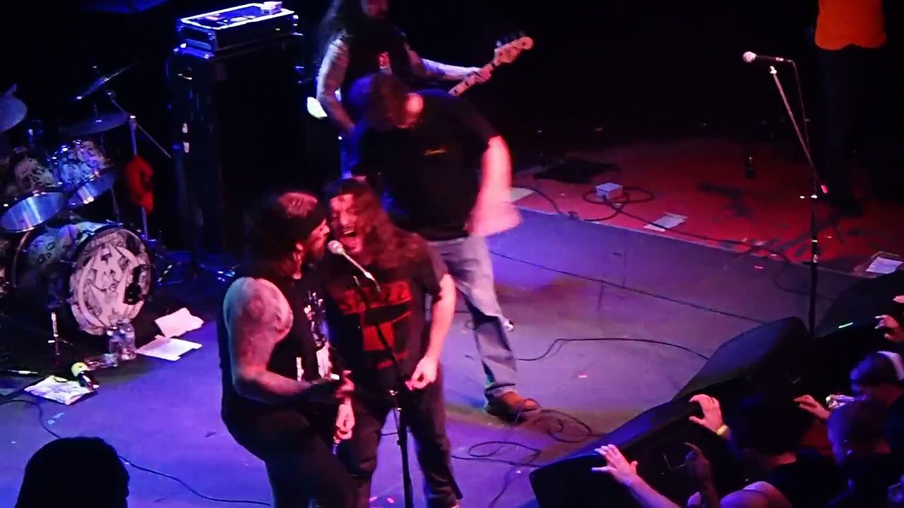 Municipal Waste LIVE @ Ziggy's Wilmington, 1/17/15 - Headbanger Face-rip, Accused Cover