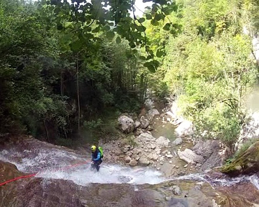 Canyon Ecouge bas (Too much ain't enough love)