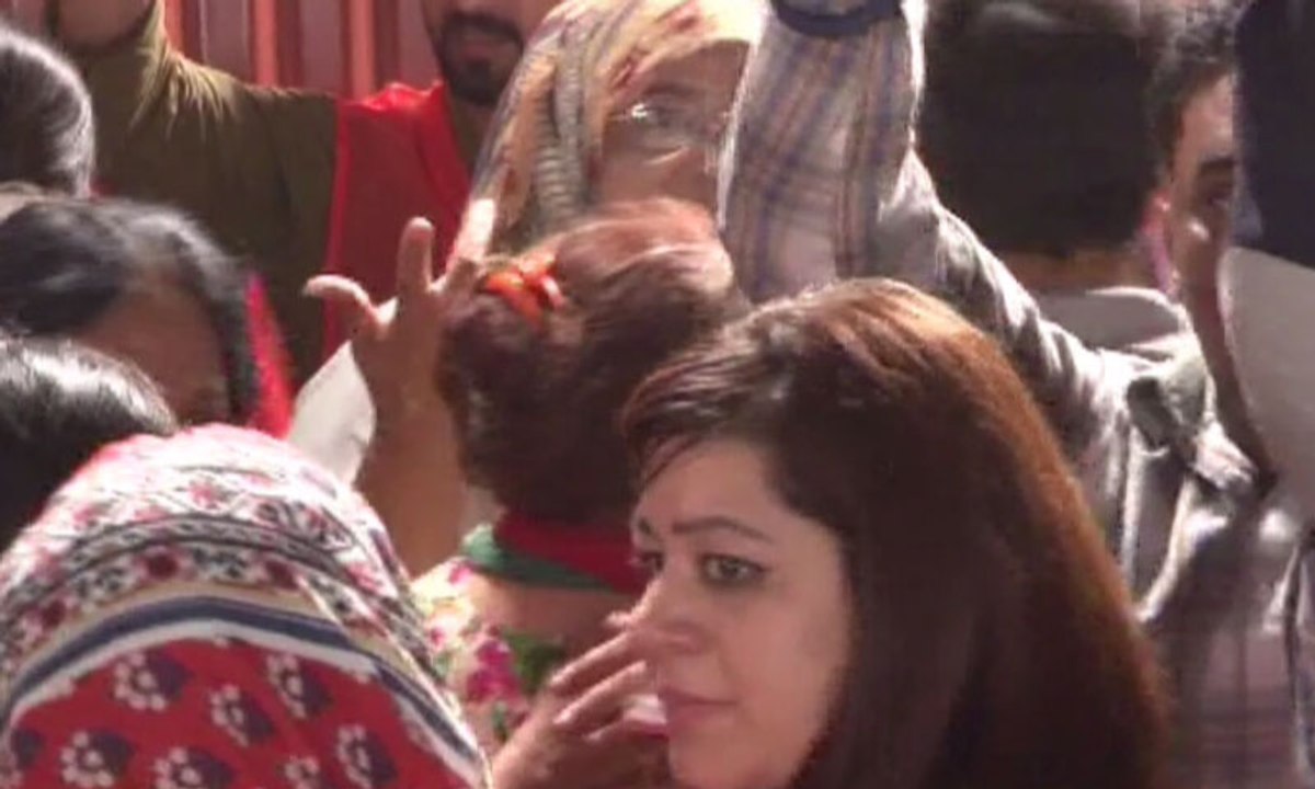 Misbehave With Females In PTI Lahore Jalsa
