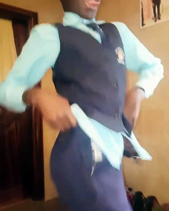 La danse du petit frere de waly