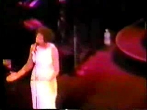 Whitney Houston chante Jennifer Hudson