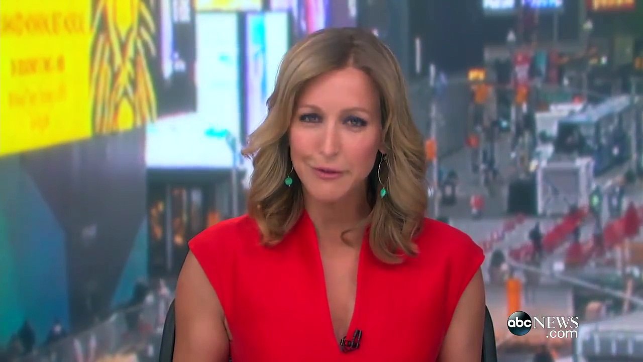 Son mari hurle à la maison, puis elle a le présentiment qu'elle doit quitter le travail sur le champ.