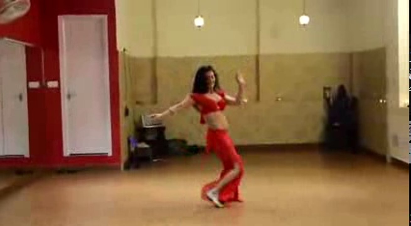 Belly dancing on indian love song Hot Dancer Girl Mujra 2016