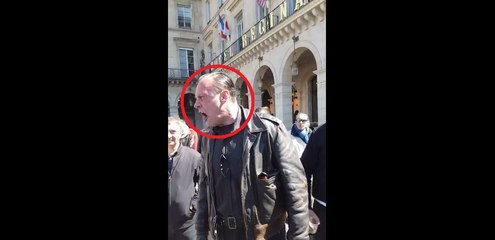 Les journalistes de Canal Plus pris à partie par des militants FN au défilé du 1er mai