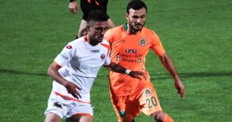 Alanyaspor, Adanaspor'u 2-0 Yenerek Süper Lig Yolunu Açtı