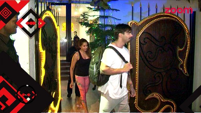 Check Out Bipasha Basu's wedding pictures - Bollywood News - #TMT