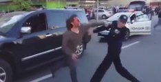 Ukraine : Un ancien champion olympique de lutte se bat dans la rue avec plusieurs policiers (vidéo)