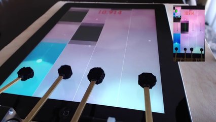 Un robot réalise un score colossal sur le jeu Piano Tiles 2