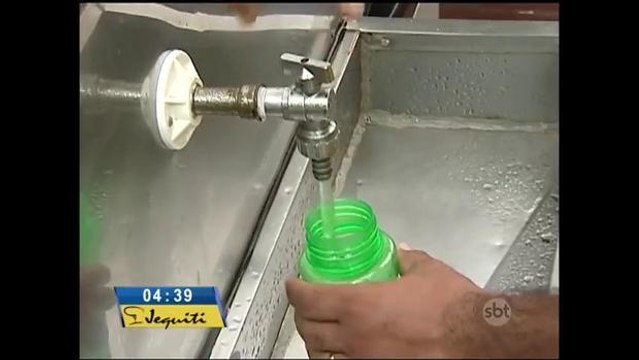 Reutilizar garrafas plásticas pode fazer mal à saúde