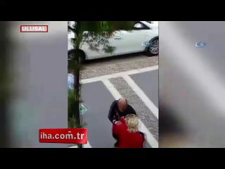 Sokak ortasında ilginç kavga