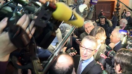 L'ex-star de la police, Michel Neyret, jugé pour corruption