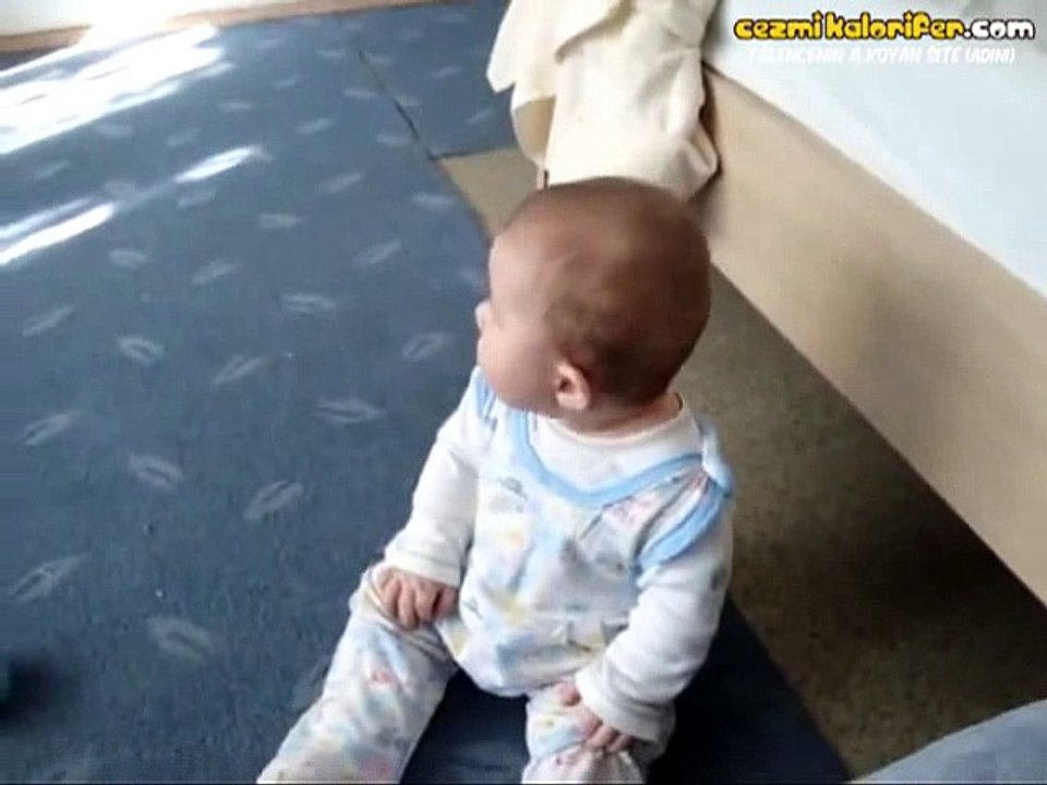 Çalan Müzikle Keyiflenen Bebe