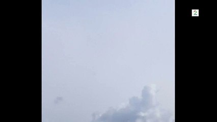 Un hélicoptère se crashe mais son hélice tourne toujours en