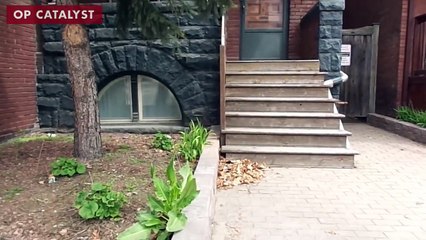 Une voiture finit dans la devanture d'un magasin.. Quel chao