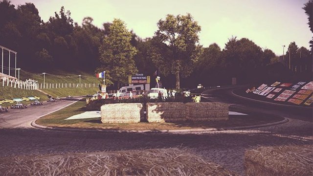 Tour de piste à Rouen les Essarts en Ferrari 458 sur Project Cars