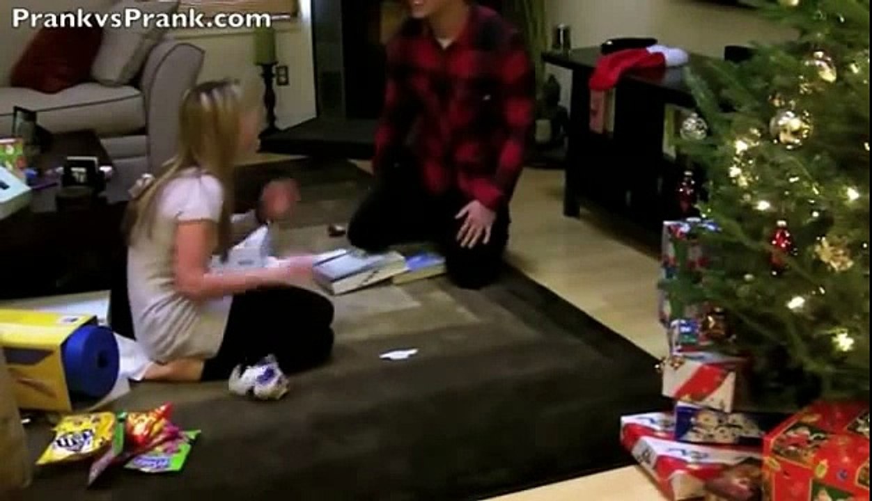 As 10 melhores pegadinhas do Casal - Prank vs Prank