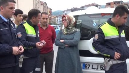 Ereğli Hafif Ticari Aracın Çarptığı Lise Öğrencisi Yaralandı