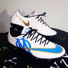 Les crampons exclusifs de Rémy Cabella pour la finale OM - PSG