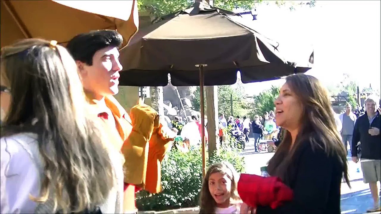 *NEW* Gastons FUNNY Arm Wrestling Challenge at Walt Disney World