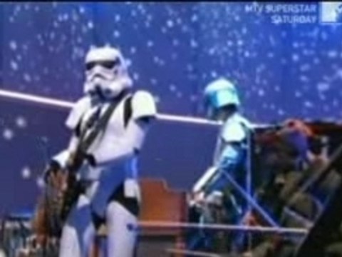 Gnarls Barkley - Crazy (Live MTVMA 2006)